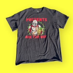 Star Wars / Mandalorian & Baby Yoda Christmas Shirt Size Large
